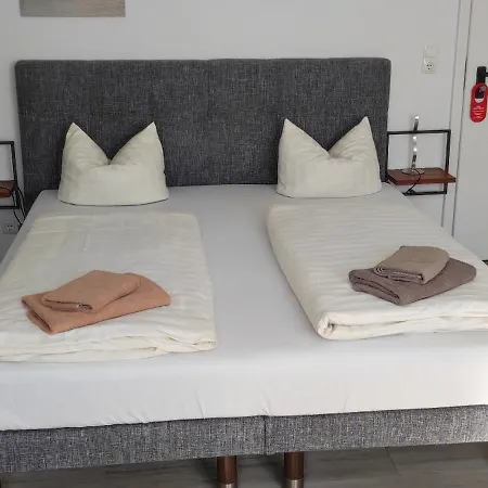 Link Hotel *
